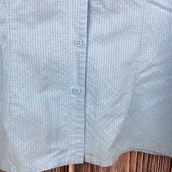 Woman’s REI Blue Button-Down Short Sleeve Blouse- Size Large - Picture 4 of 7